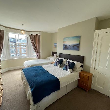 45 The Square Holiday Apartments Scarborough Eksteriør bilde