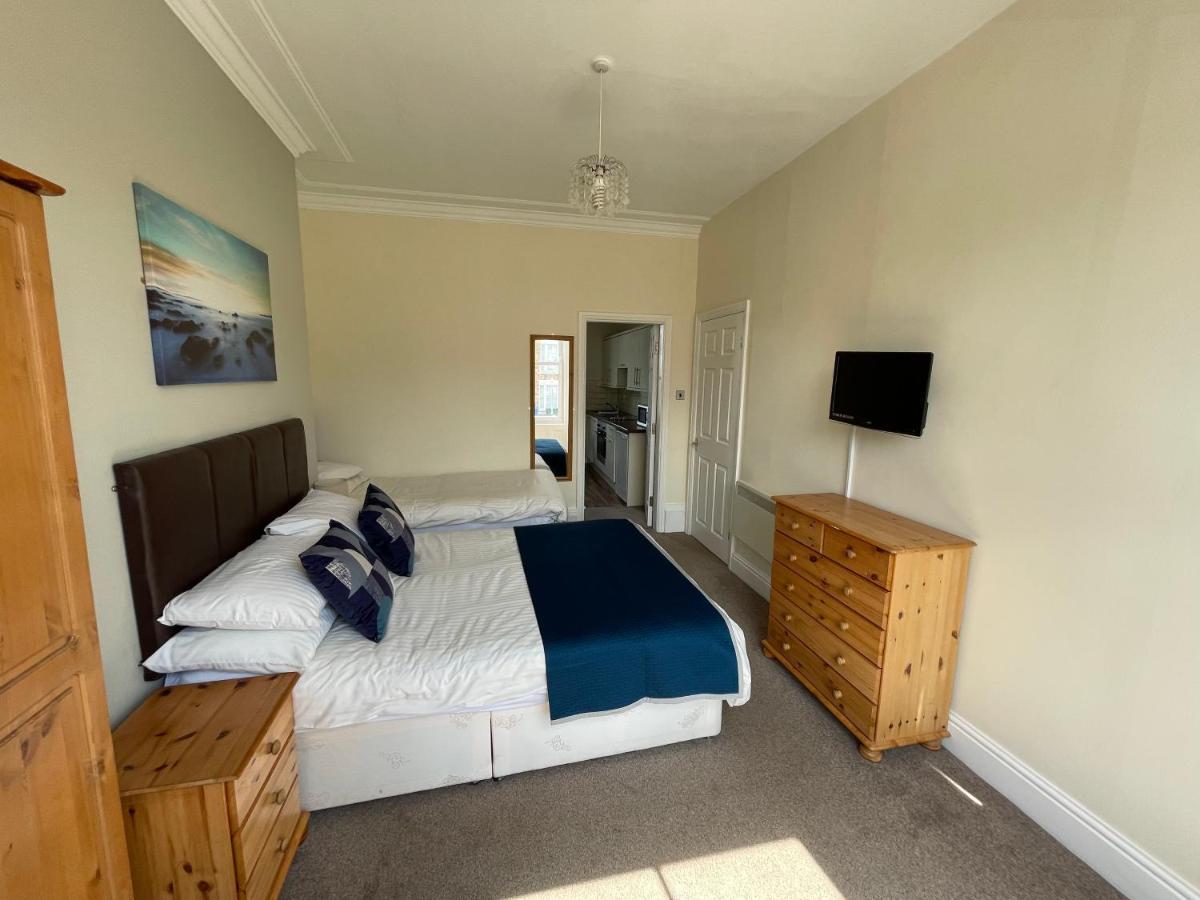 45 The Square Holiday Apartments Scarborough Eksteriør bilde