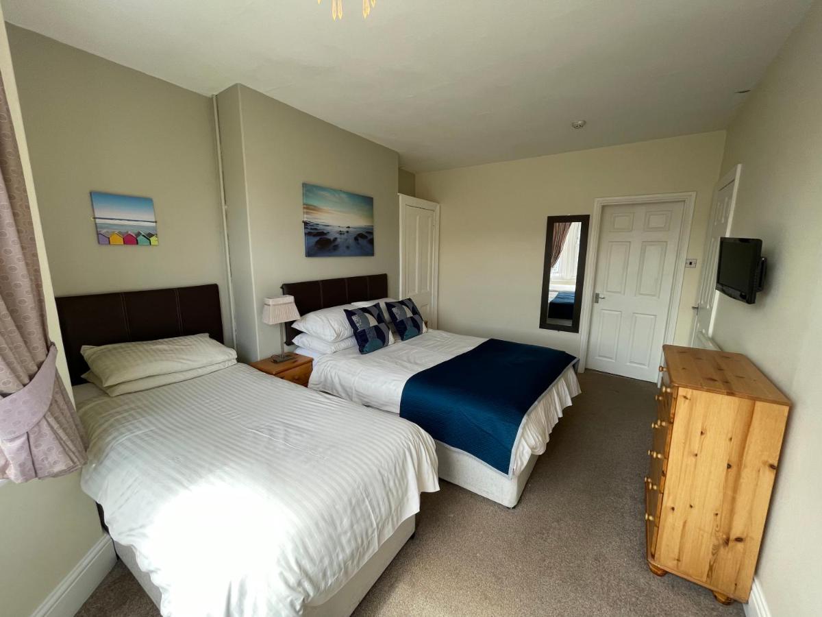 45 The Square Holiday Apartments Scarborough Eksteriør bilde