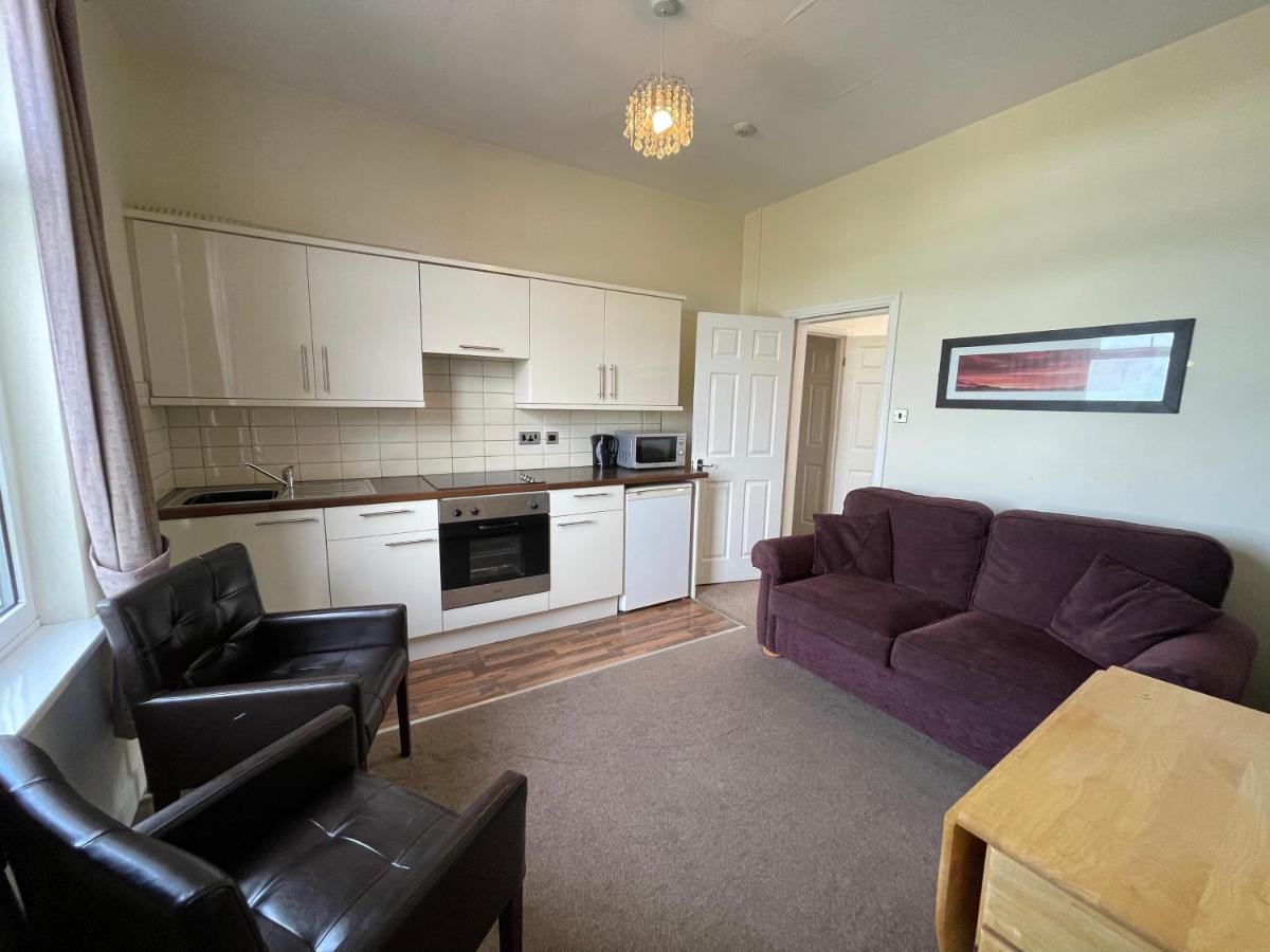 45 The Square Holiday Apartments Scarborough Eksteriør bilde