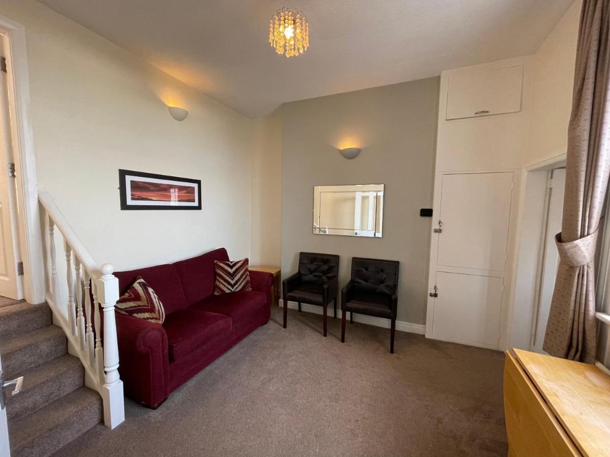 45 The Square Holiday Apartments Scarborough Eksteriør bilde